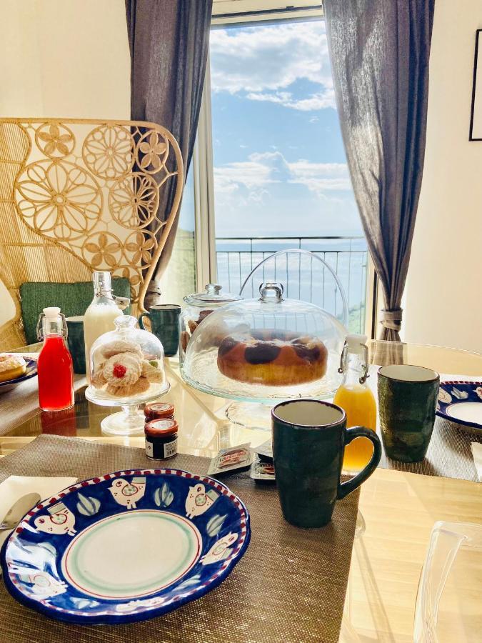 Borgo Virginia - Sea View In Amalfi Coast Apartman Vietri Kültér fotó